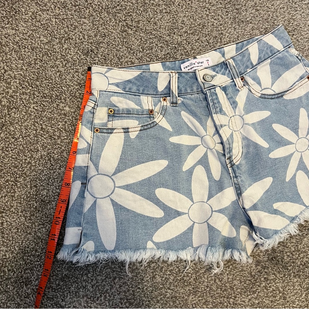 Vanilla Star Daisy Jean Shorts Size 3 - Picture 10 of 10